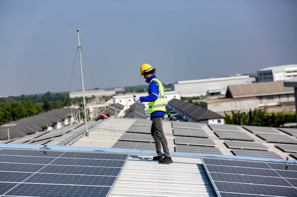 solar panel installer installing solar panels on r 2023 03 08 03 24 51 utc